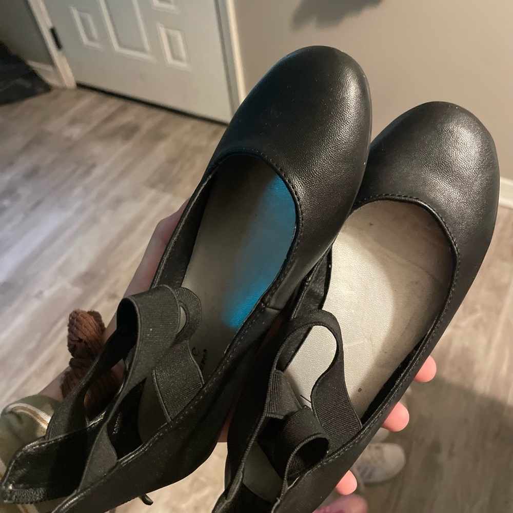 Cupcake Couture’s little girl dress shoes